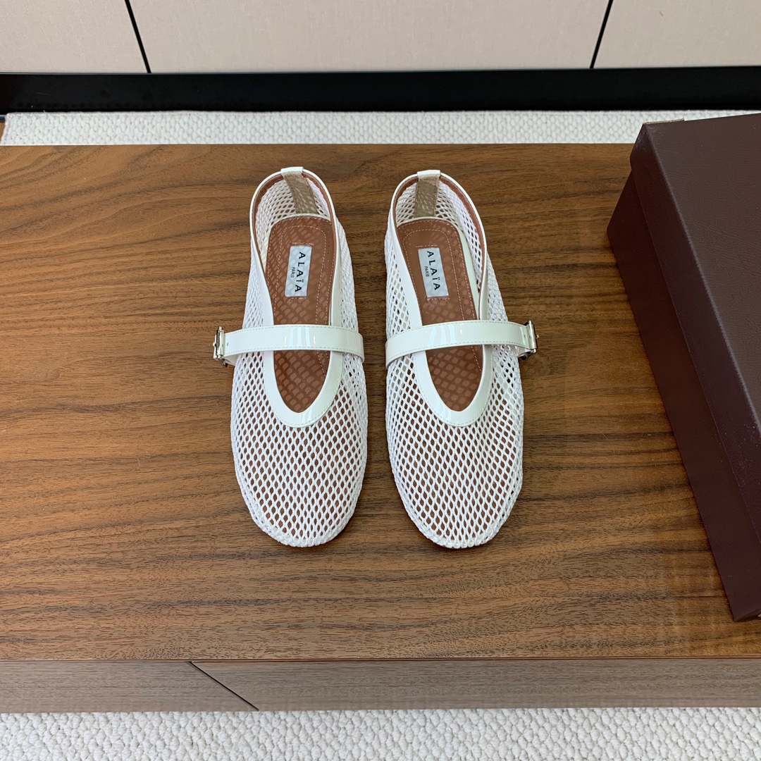 【Alaia】网面芭蕾舞平底鞋。顶级版。超级火，上脚超舒服超美。网面，羊皮垫脚，橡胶底，原版小皮箱。
码