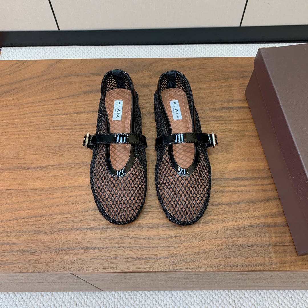 【Alaia】网面芭蕾舞平底鞋。顶级版。超级火，上脚超舒服超美。网面，羊皮垫脚，橡胶底，原版小皮箱。
码