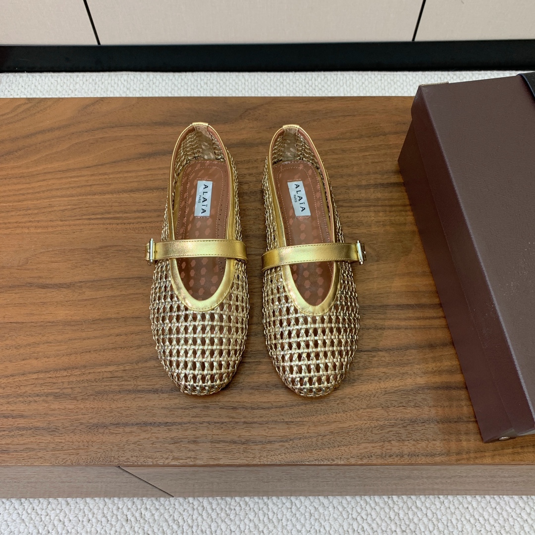【Alaia】编织芭蕾舞平底鞋。顶级版。超级火，上脚超舒服超美。网面，羊皮垫脚，橡胶底，原版小皮箱。
码