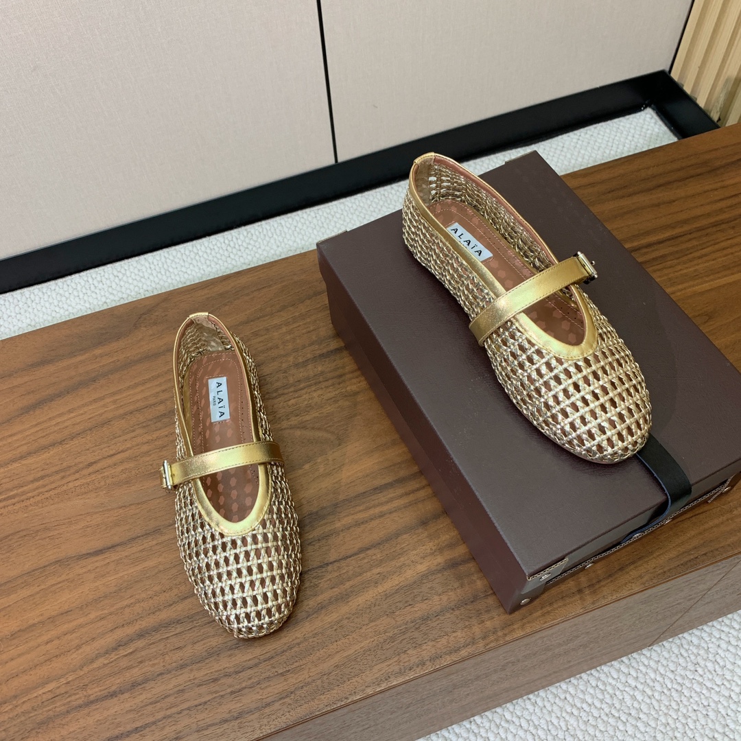 【Alaia】编织芭蕾舞平底鞋。顶级版。超级火，上脚超舒服超美。网面，羊皮垫脚，橡胶底，原版小皮箱。
码