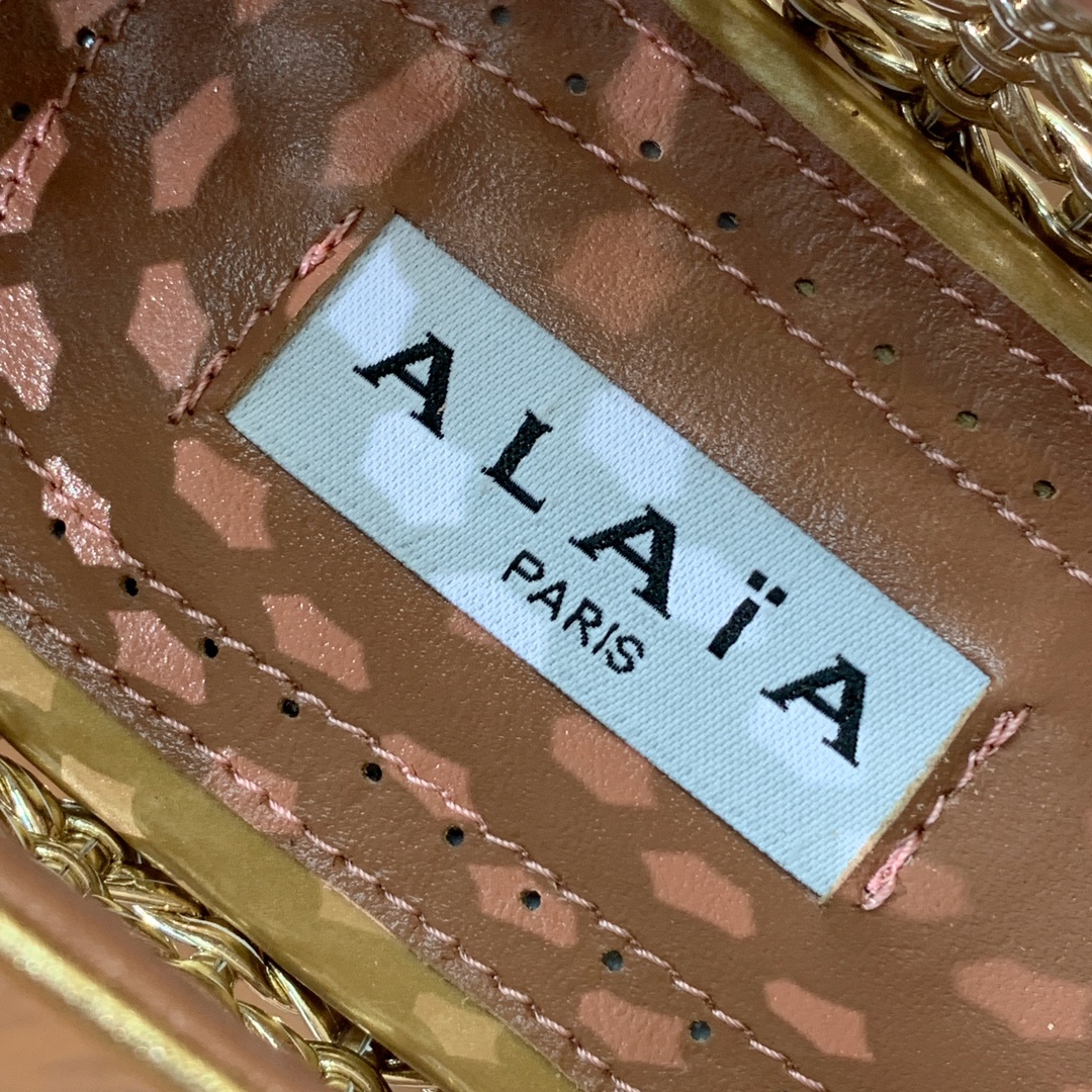 【Alaia】编织芭蕾舞平底鞋。顶级版。超级火，上脚超舒服超美。网面，羊皮垫脚，橡胶底，原版小皮箱。
码