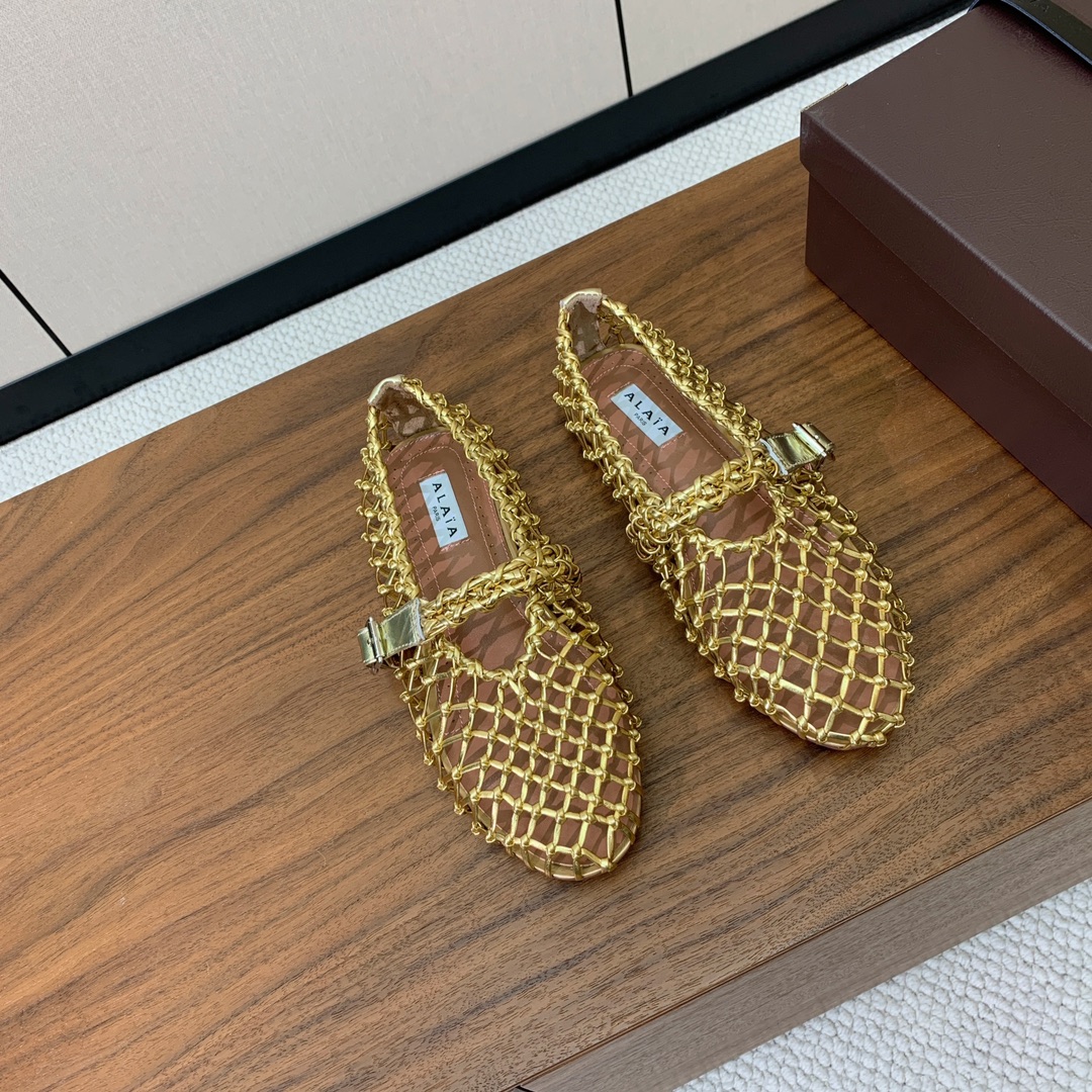 【Alaia】粗网芭蕾舞平底鞋。顶级版。超级火，上脚超舒服超美。网面，羊皮垫脚，橡胶底，原版小皮箱。
码