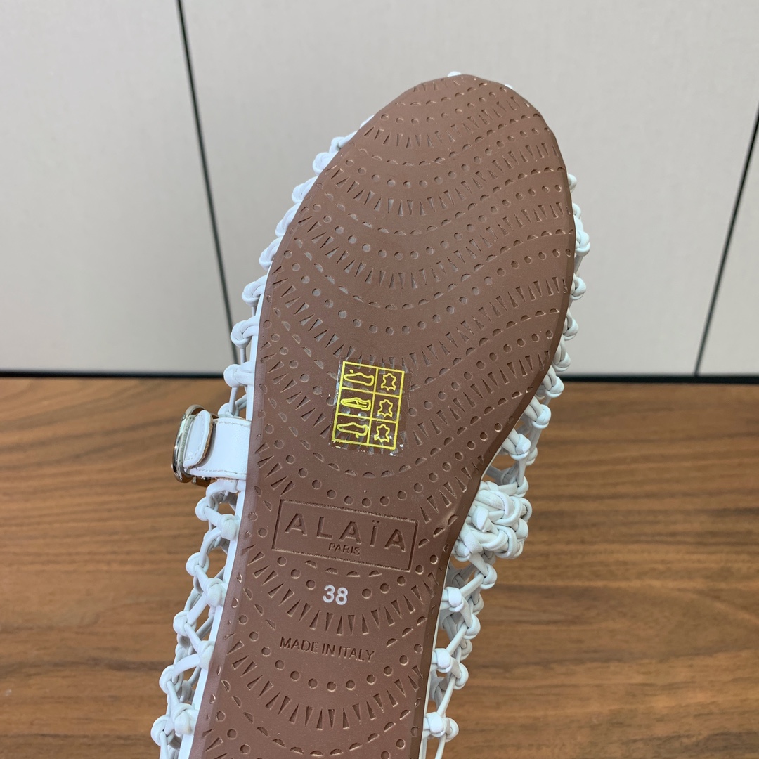 【Alaia】粗网芭蕾舞平底鞋。顶级版。超级火，上脚超舒服超美。网面，羊皮垫脚，橡胶底，原版小皮箱。
码