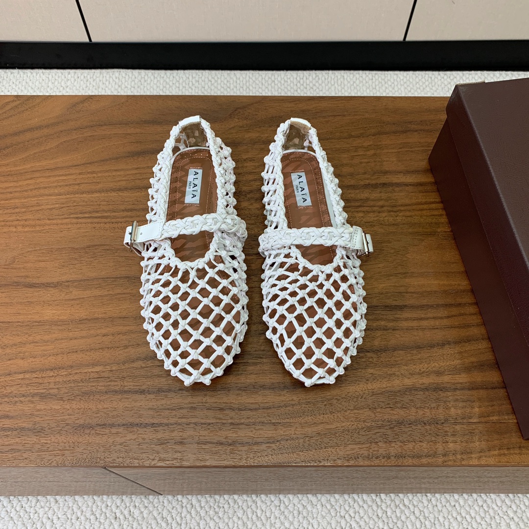 【Alaia】粗网芭蕾舞平底鞋。顶级版。超级火，上脚超舒服超美。网面，羊皮垫脚，橡胶底，原版小皮箱。
码
