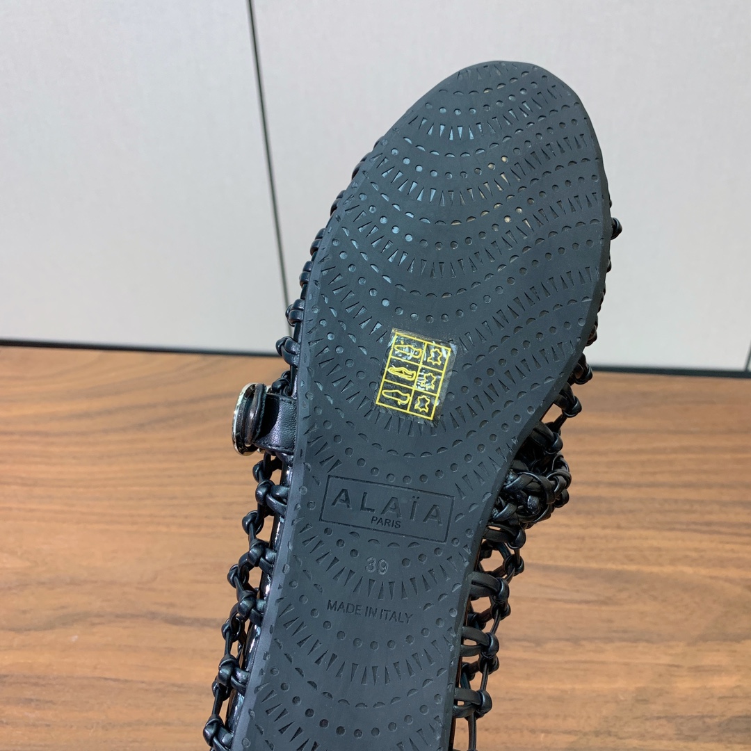 【Alaia】粗网芭蕾舞平底鞋。顶级版。超级火，上脚超舒服超美。网面，羊皮垫脚，橡胶底，原版小皮箱。
码