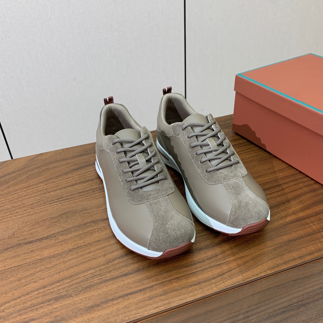 【Loro Piana】情侣款休闲运动鞋。简约时尚，鞋面采用牛反绒拼皮。羊皮垫脚。定制橡胶底。
码数：女