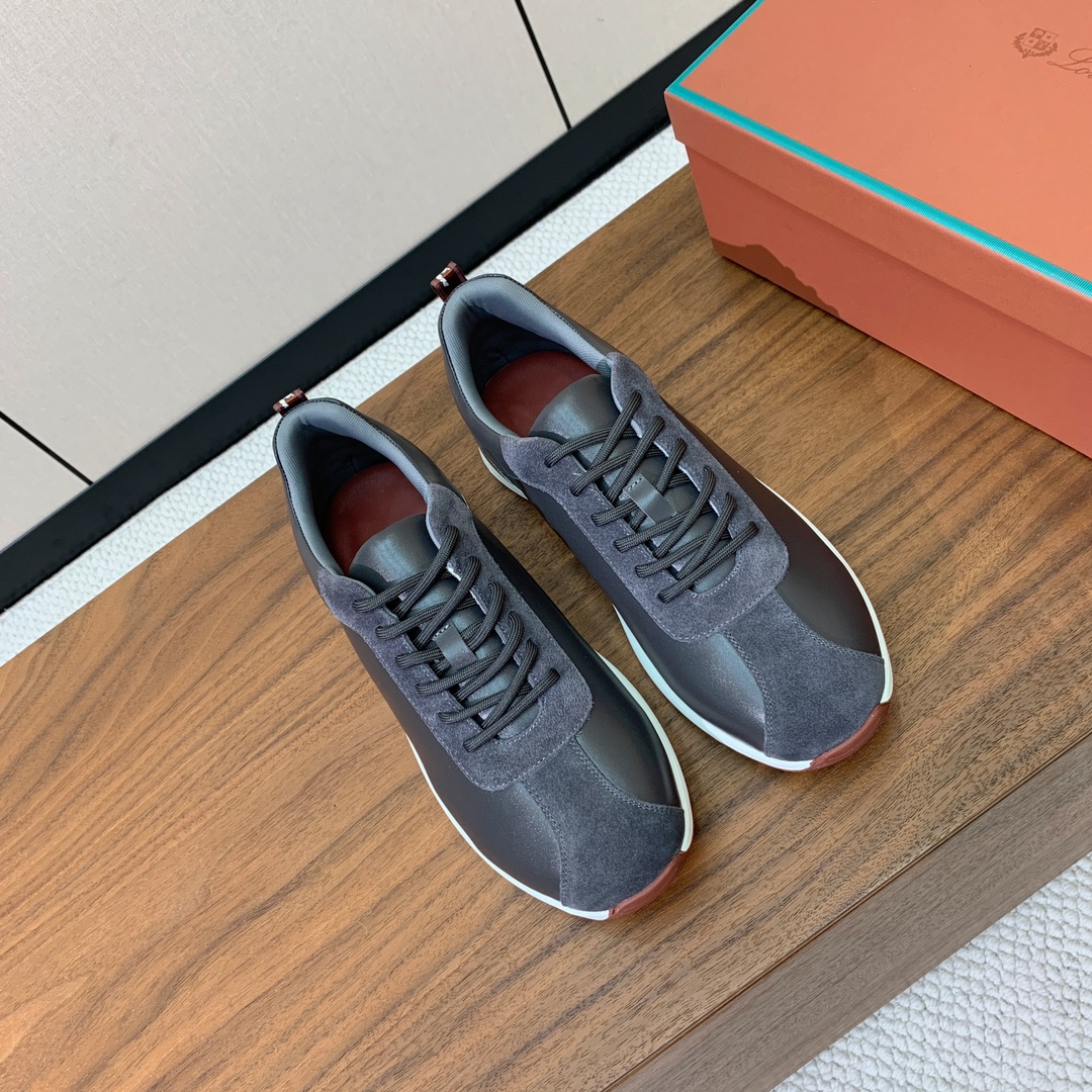 【Loro Piana】情侣款休闲运动鞋。简约时尚，鞋面采用牛反绒拼皮。羊皮垫脚。定制橡胶底。
码数：女