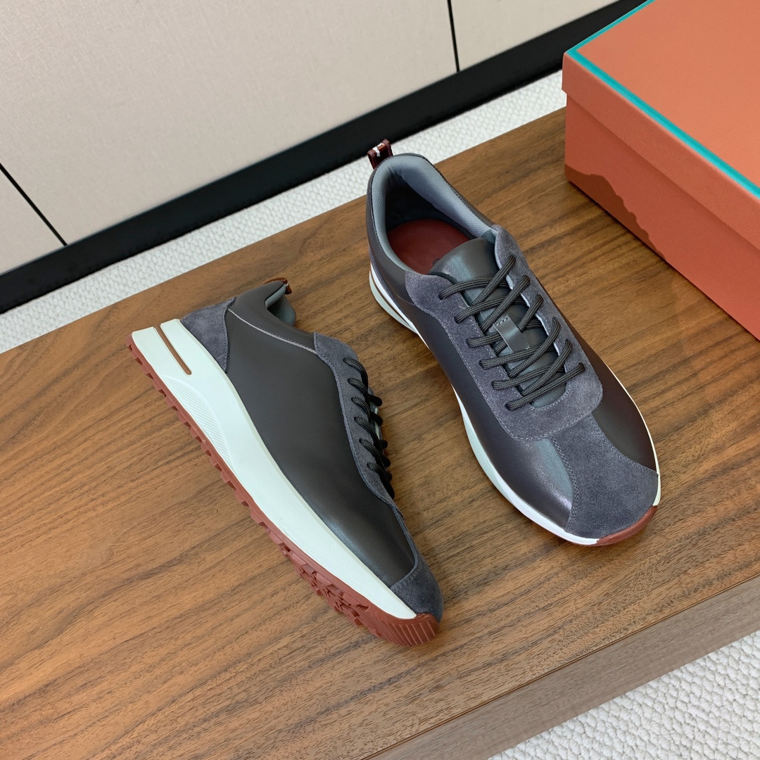 【Loro Piana】情侣款休闲运动鞋。简约时尚，鞋面采用牛反绒拼皮。羊皮垫脚。定制橡胶底。
码数：女