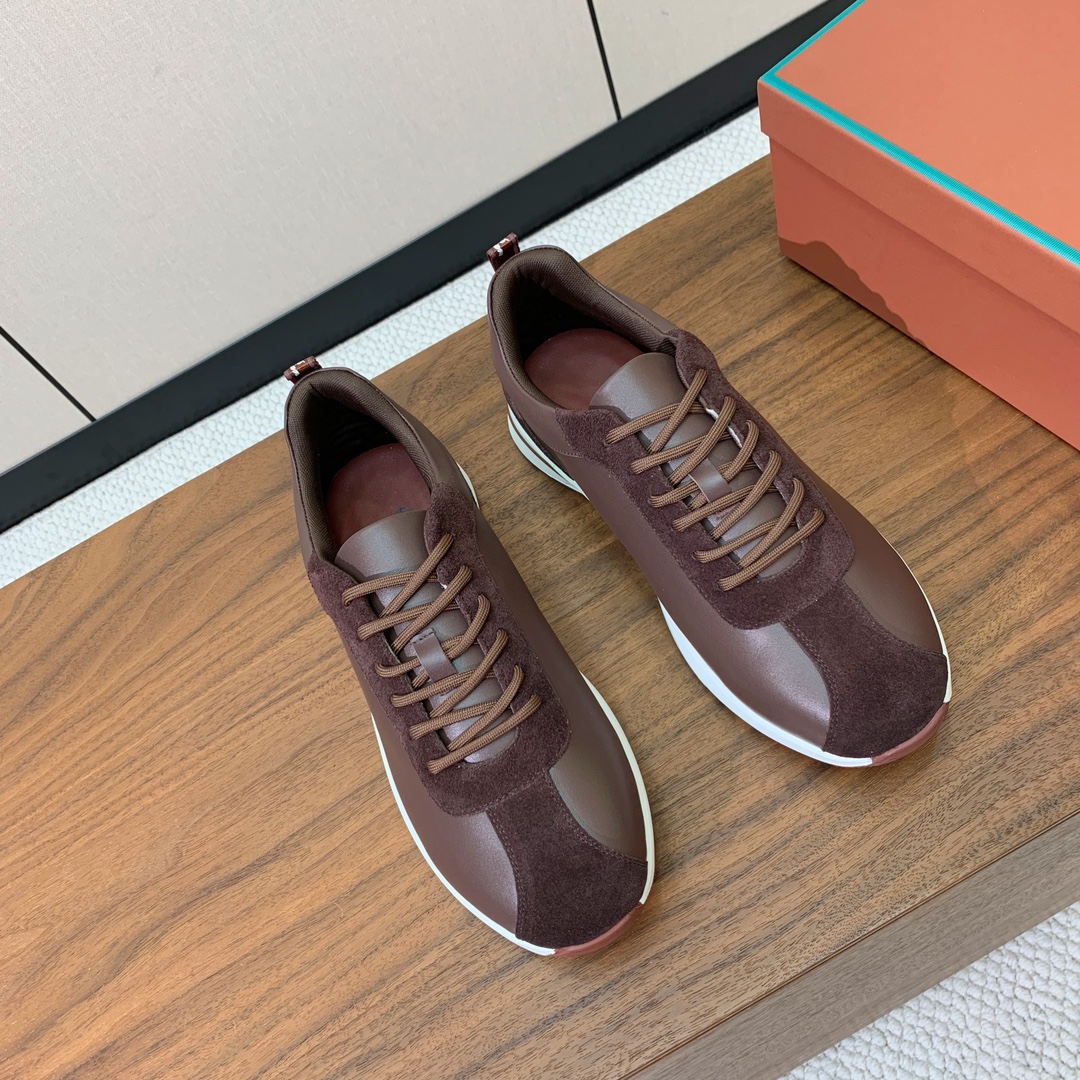【Loro Piana】情侣款休闲运动鞋。简约时尚，鞋面采用牛反绒拼皮。羊皮垫脚。定制橡胶底。
码数：女