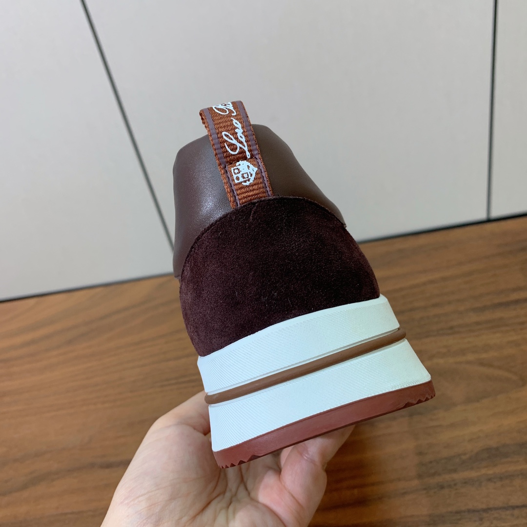 【Loro Piana】情侣款休闲运动鞋。简约时尚，鞋面采用牛反绒拼皮。羊皮垫脚。定制橡胶底。
码数：女