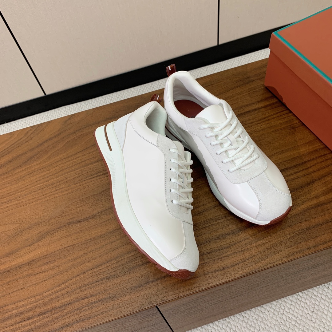 【Loro Piana】情侣款休闲运动鞋。简约时尚，鞋面采用牛反绒拼皮。羊皮垫脚。定制橡胶底。
码数：女
