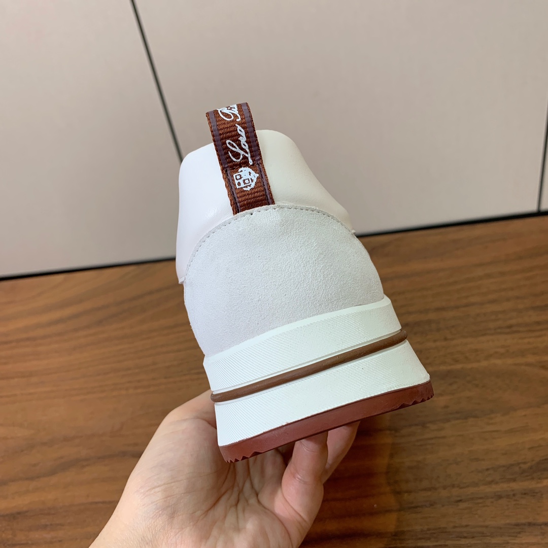 【Loro Piana】情侣款休闲运动鞋。简约时尚，鞋面采用牛反绒拼皮。羊皮垫脚。定制橡胶底。
码数：女
