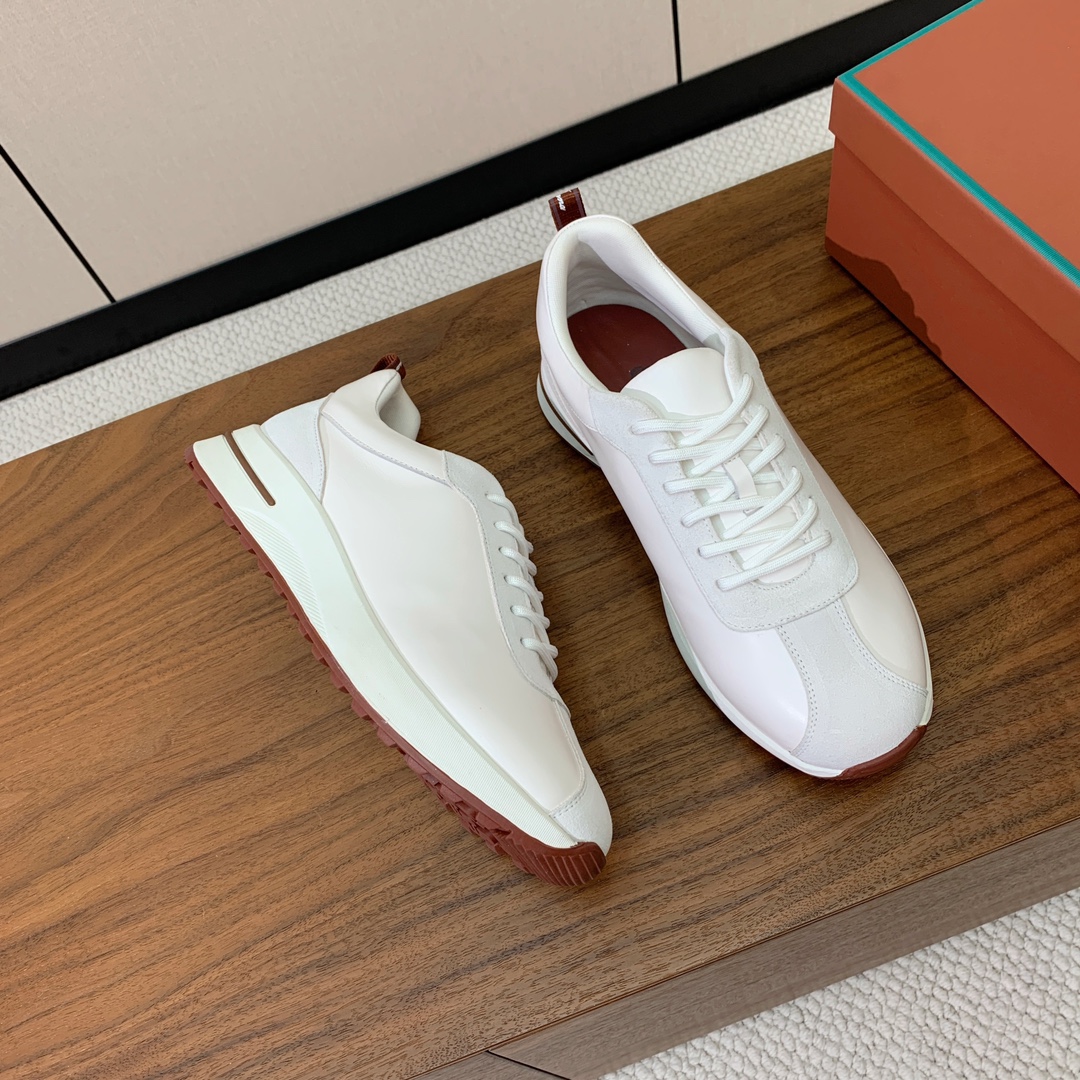 【Loro Piana】情侣款休闲运动鞋。简约时尚，鞋面采用牛反绒拼皮。羊皮垫脚。定制橡胶底。
码数：女