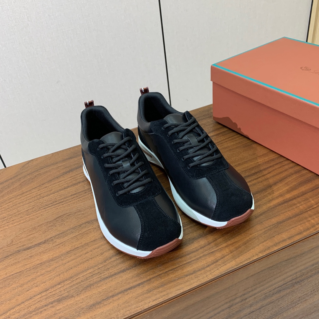 【Loro Piana】情侣款休闲运动鞋。简约时尚，鞋面采用牛反绒拼皮。羊皮垫脚。定制橡胶底。
码数：女