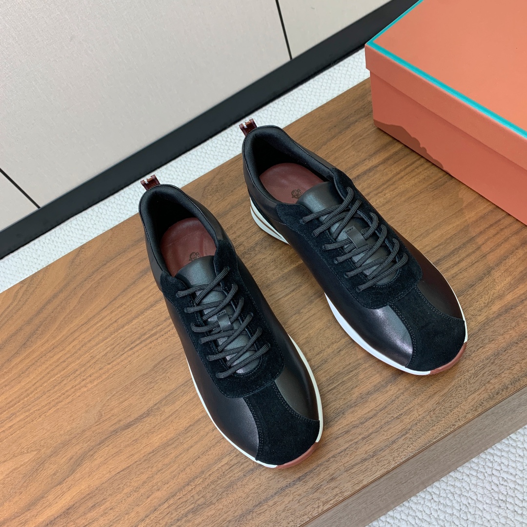 【Loro Piana】情侣款休闲运动鞋。简约时尚，鞋面采用牛反绒拼皮。羊皮垫脚。定制橡胶底。
码数：女