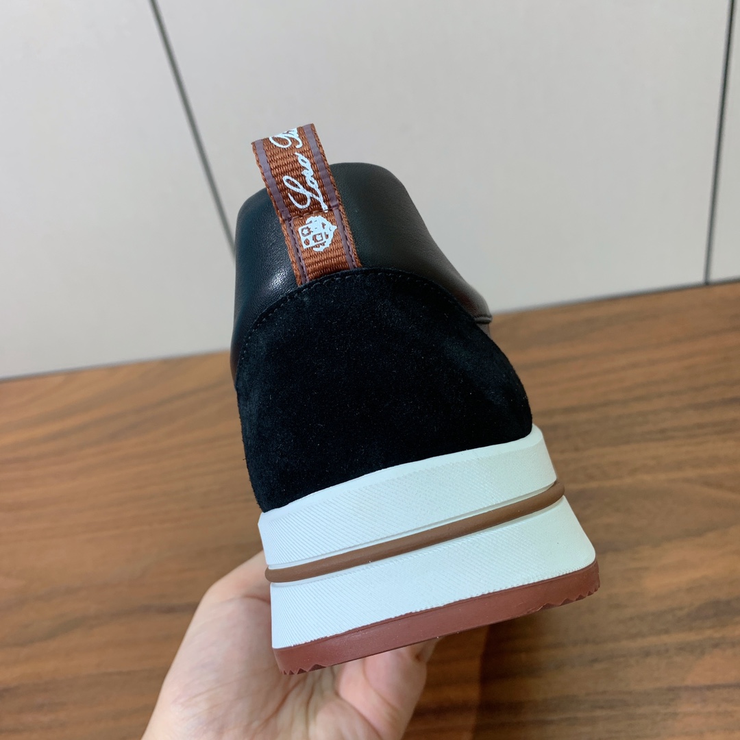 【Loro Piana】情侣款休闲运动鞋。简约时尚，鞋面采用牛反绒拼皮。羊皮垫脚。定制橡胶底。
码数：女