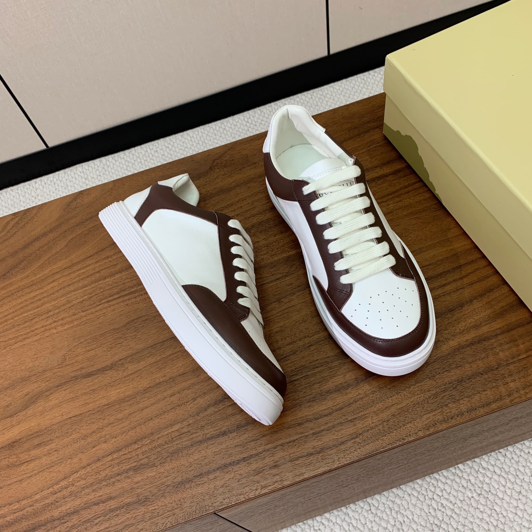 【BRUNELL* CUCINELL*】男款休闲鞋。简约时尚。鞋面牛皮、羊皮内里，高密度弹力乳胶（可拆卸
