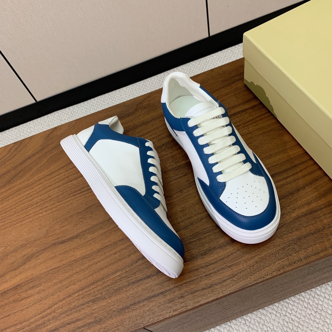 【BRUNELL* CUCINELL*】男款休闲鞋。简约时尚。鞋面牛皮、羊皮内里，高密度弹力乳胶（可拆卸