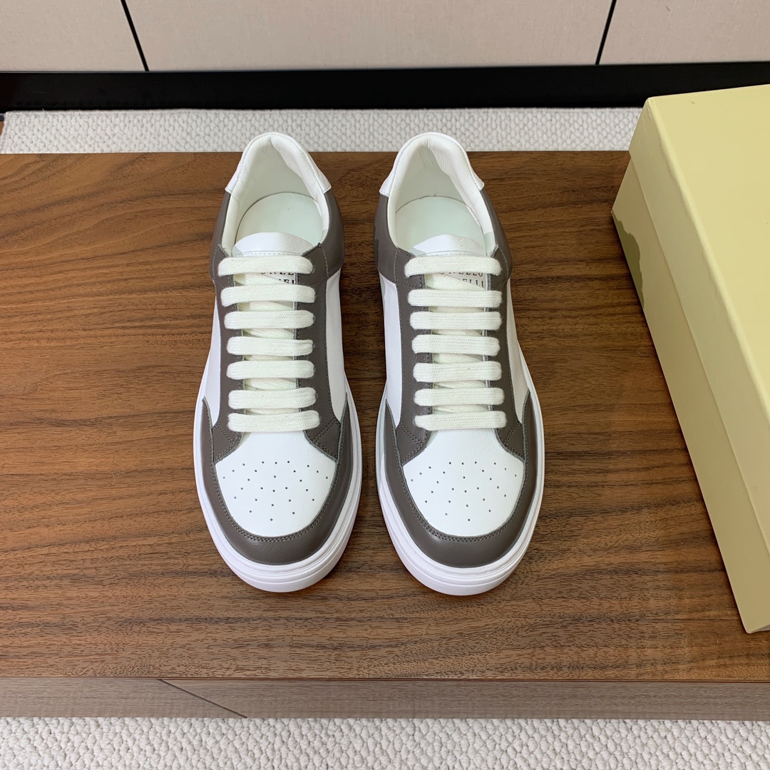 【BRUNELL* CUCINELL*】男款休闲鞋。简约时尚。鞋面牛皮、羊皮内里，高密度弹力乳胶（可拆卸