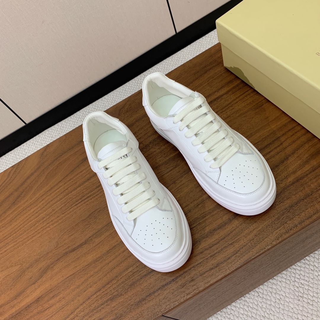 【BRUNELL* CUCINELL*】男款休闲鞋。简约时尚。鞋面牛皮、羊皮内里，高密度弹力乳胶（可拆卸