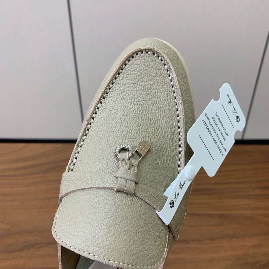 【Loro Piana】包头拖。意大利顶级羊绒复古优雅低调奢华。时尚性与皮料实用性同样兼具依然全网最高品