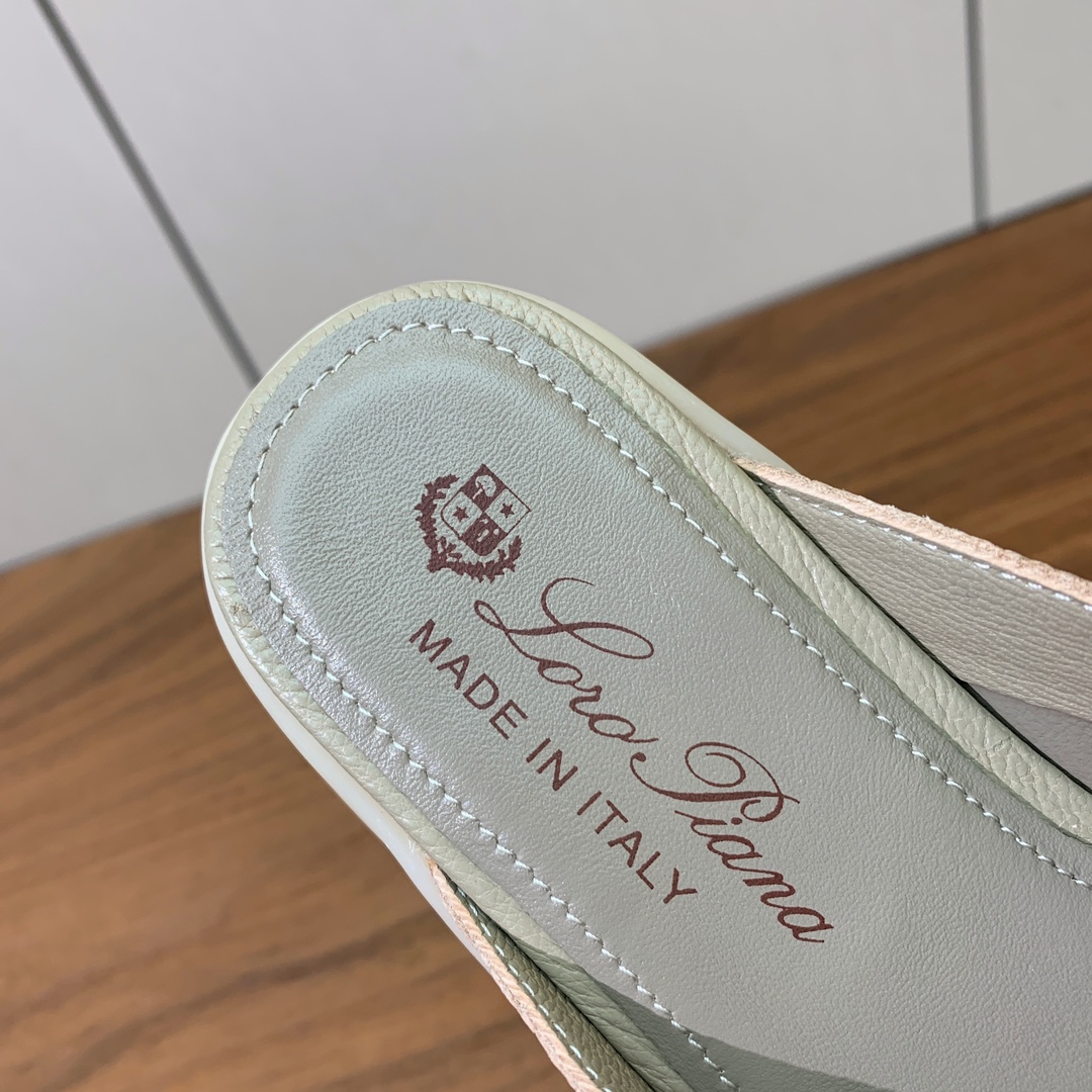 【Loro Piana】包头拖。意大利顶级羊绒复古优雅低调奢华。时尚性与皮料实用性同样兼具依然全网最高品