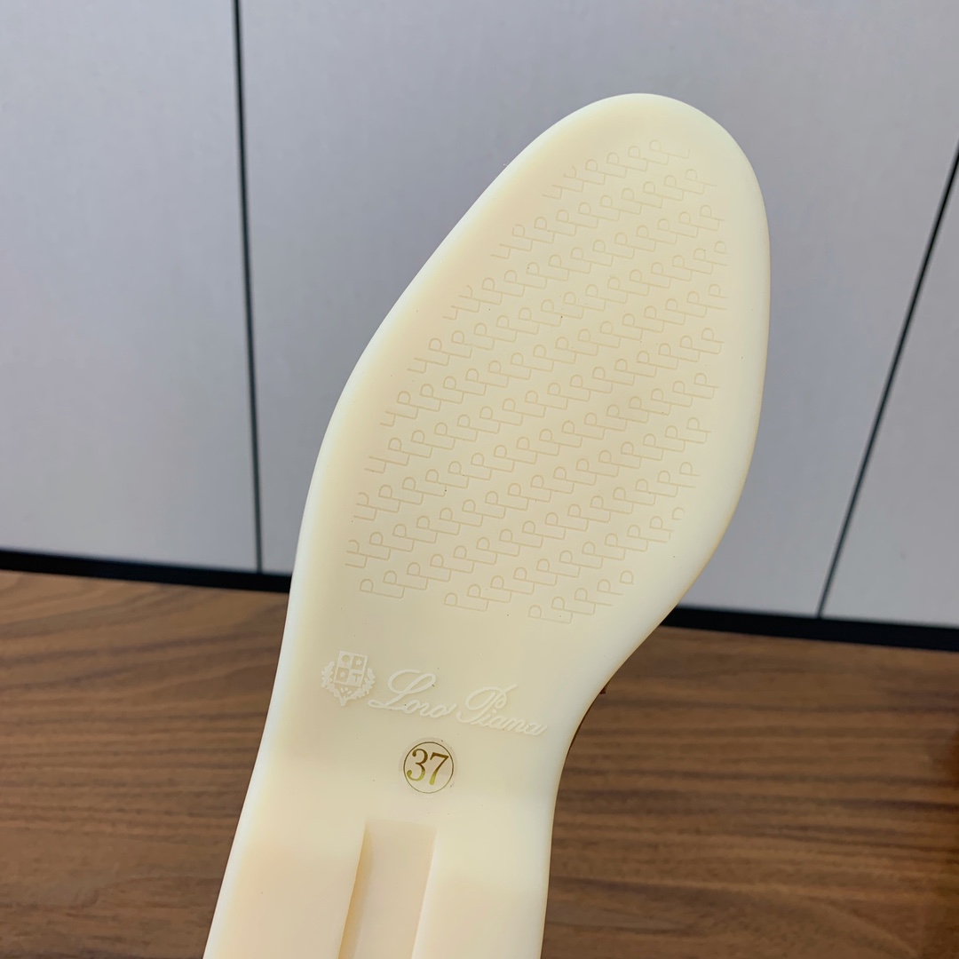 【Loro Piana】包头拖。意大利顶级羊绒复古优雅低调奢华。时尚性与皮料实用性同样兼具依然全网最高品