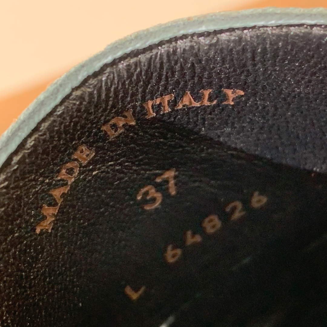 【Loro Piana】包头拖。意大利顶级羊绒复古优雅低调奢华。时尚性与皮料实用性同样兼具依然全网最高品