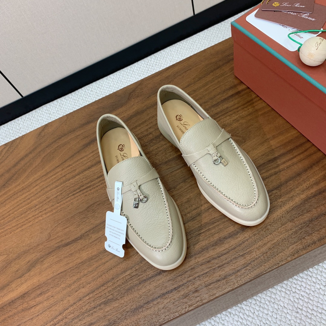 【Loro Piana】皮面乐福鞋。复古优雅低调奢华。时尚性与皮料实用性同样兼具依然全网最高品质。鞋面牛