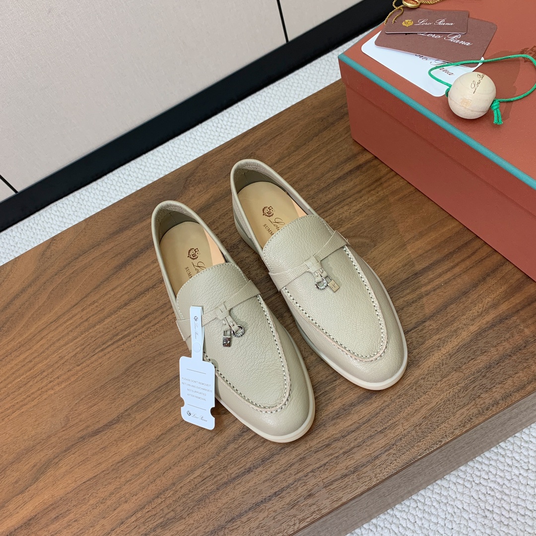 【Loro Piana】皮面乐福鞋。复古优雅低调奢华。时尚性与皮料实用性同样兼具依然全网最高品质。鞋面牛