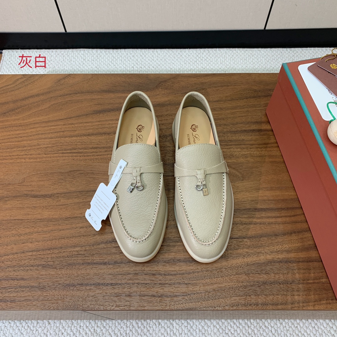 【Loro Piana】皮面乐福鞋。复古优雅低调奢华。时尚性与皮料实用性同样兼具依然全网最高品质。鞋面牛