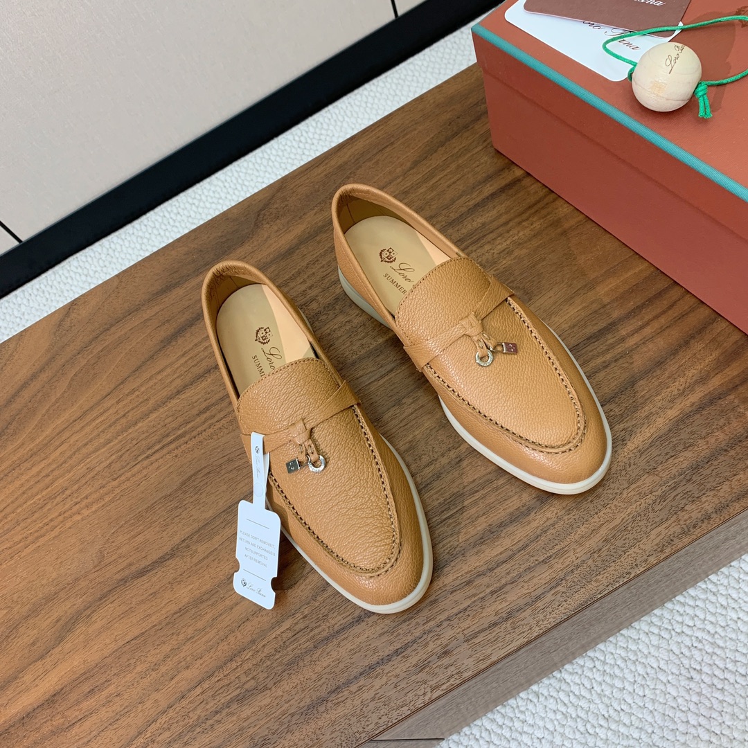 【Loro Piana】皮面乐福鞋。复古优雅低调奢华。时尚性与皮料实用性同样兼具依然全网最高品质。鞋面牛