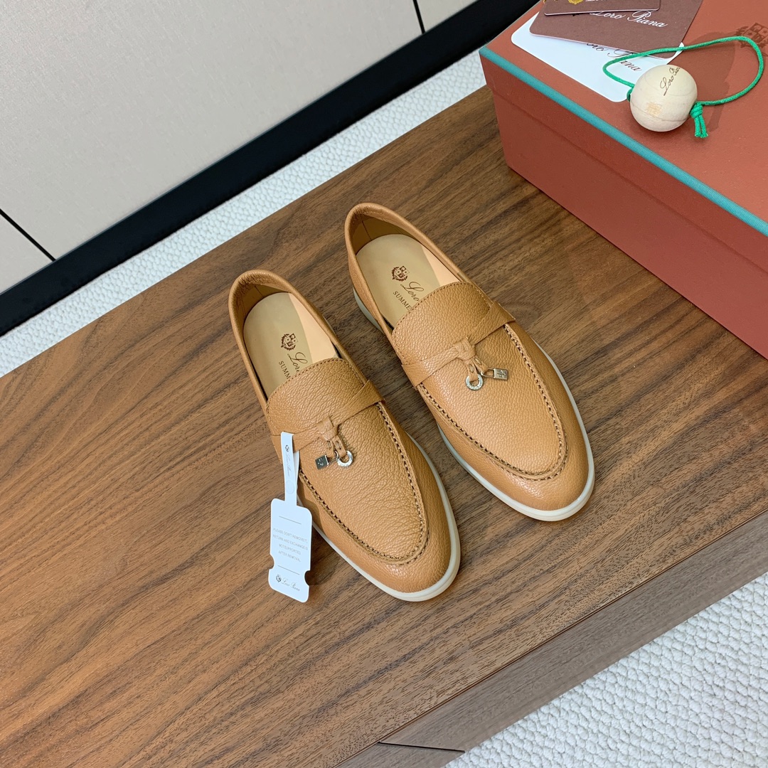 【Loro Piana】皮面乐福鞋。复古优雅低调奢华。时尚性与皮料实用性同样兼具依然全网最高品质。鞋面牛