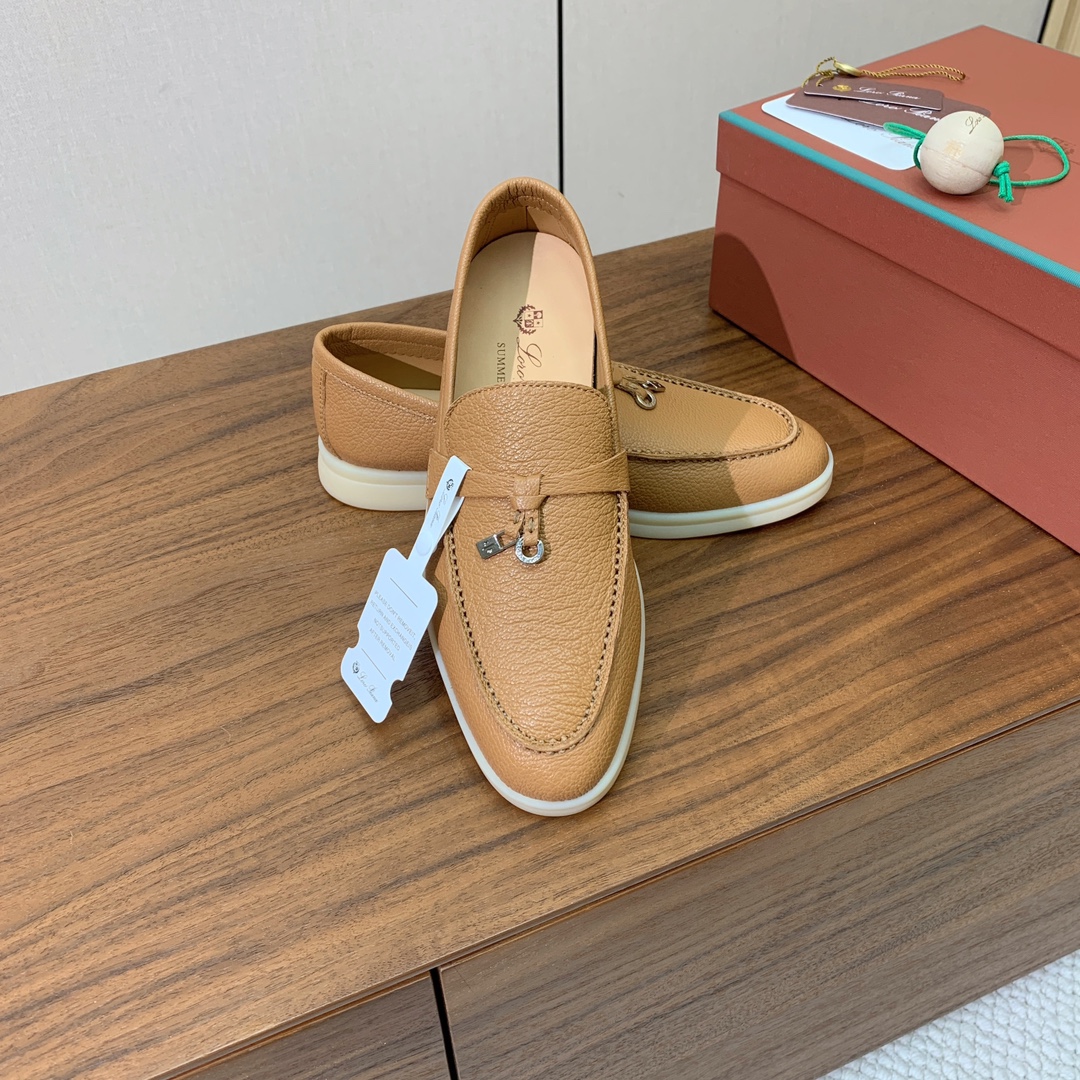 【Loro Piana】皮面乐福鞋。复古优雅低调奢华。时尚性与皮料实用性同样兼具依然全网最高品质。鞋面牛
