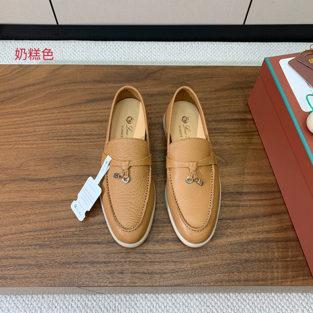 【Loro Piana】皮面乐福鞋。复古优雅低调奢华。时尚性与皮料实用性同样兼具依然全网最高品质。鞋面牛