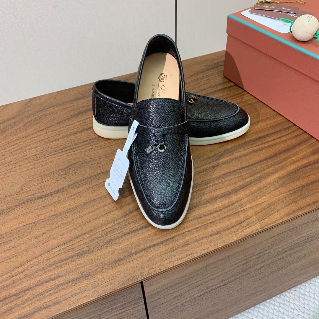 【Loro Piana】皮面乐福鞋。复古优雅低调奢华。时尚性与皮料实用性同样兼具依然全网最高品质。鞋面牛