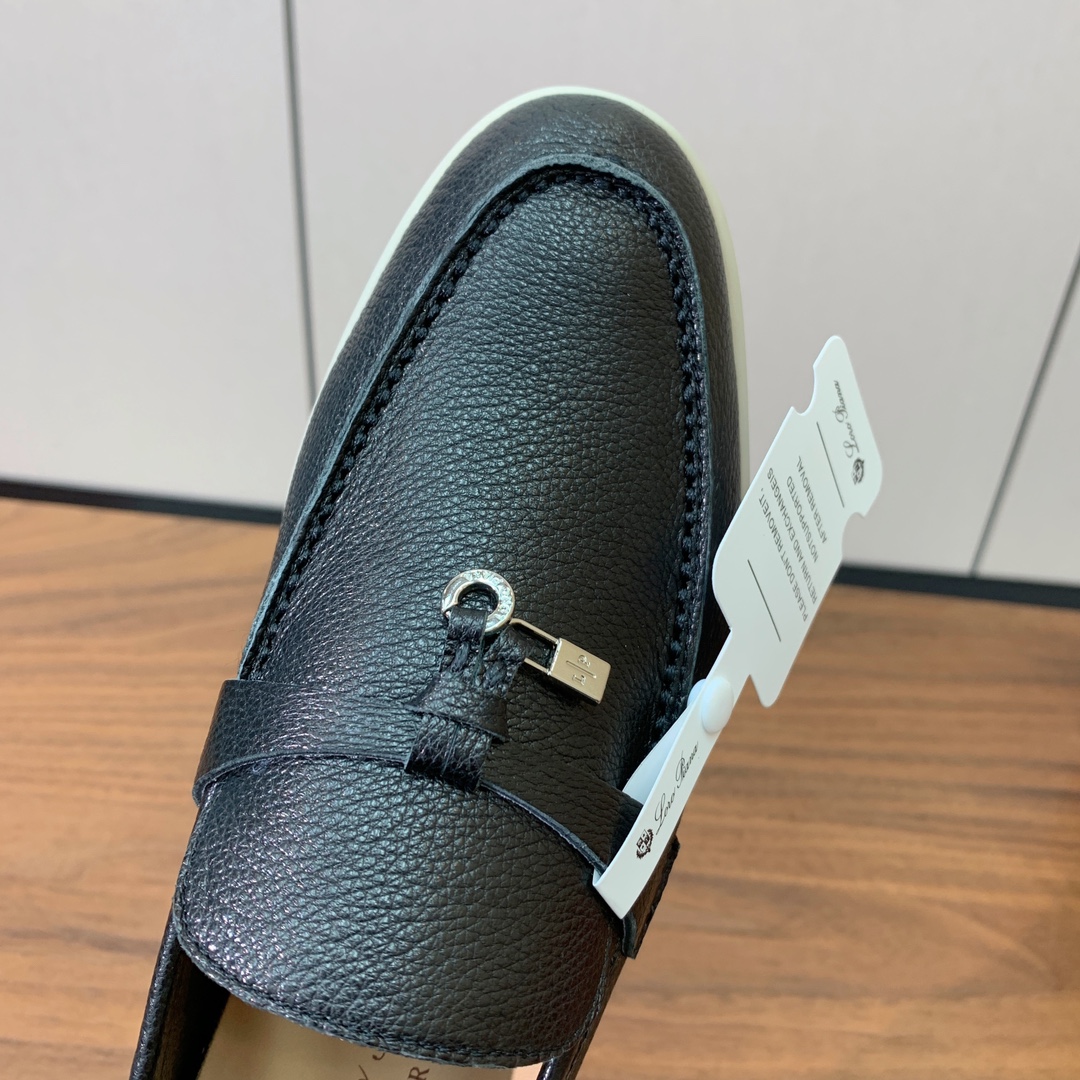 【Loro Piana】皮面乐福鞋。复古优雅低调奢华。时尚性与皮料实用性同样兼具依然全网最高品质。鞋面牛