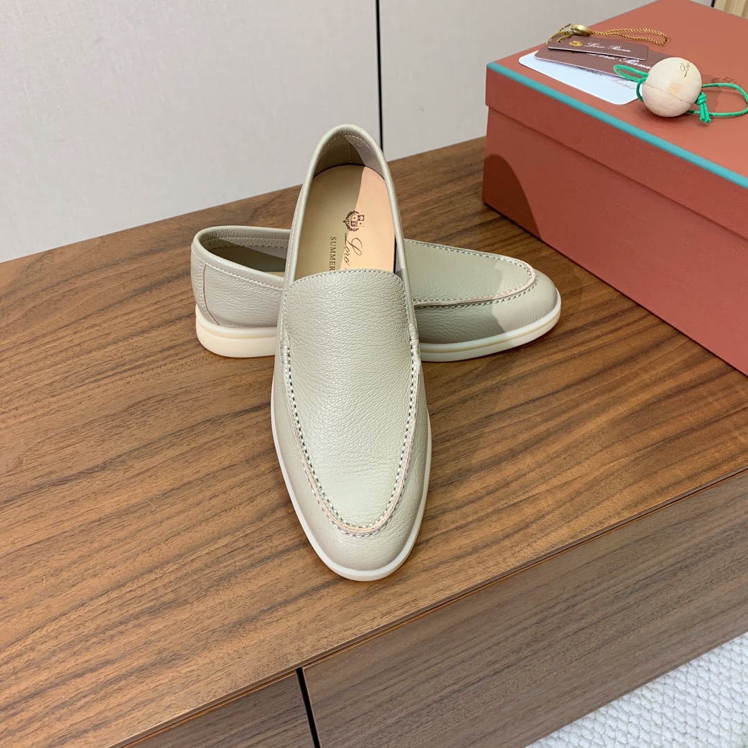 【Loro Piana】光面乐福鞋。意大利顶级羊绒复古优雅低调奢华。时尚性与皮料实用性同样兼具依然全网最
