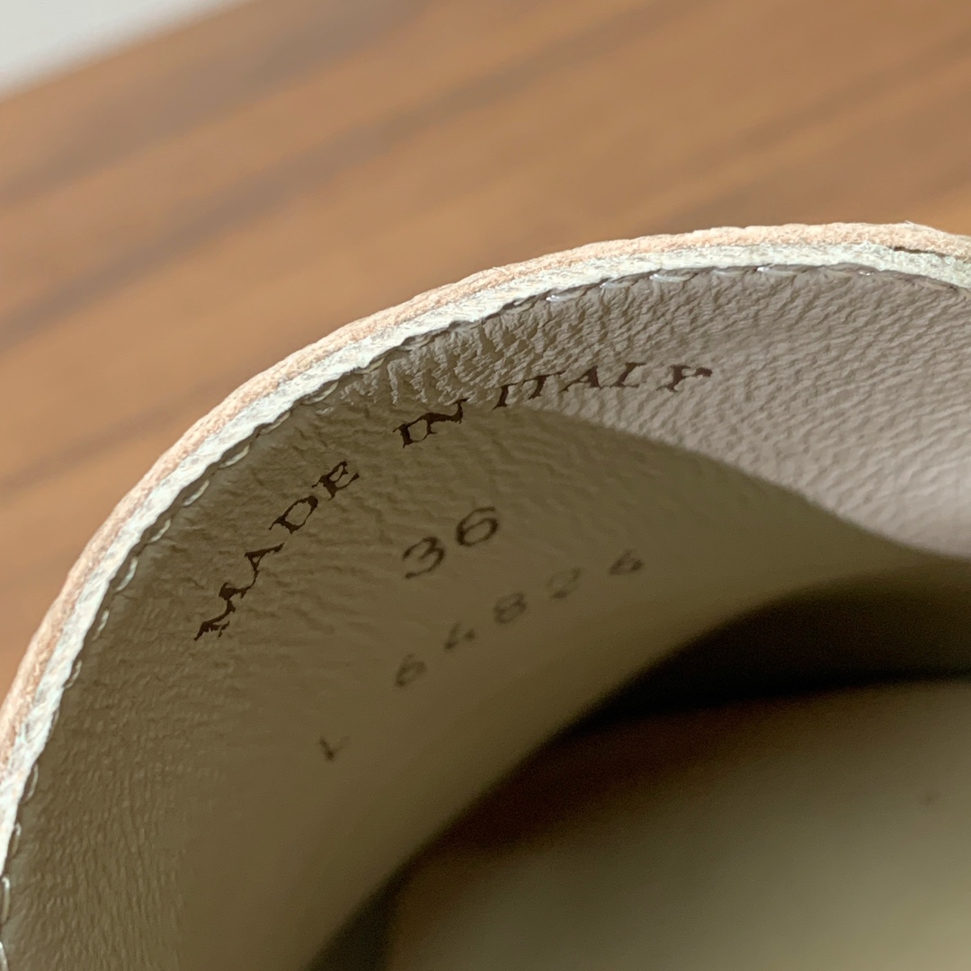 【Loro Piana】光面乐福鞋。意大利顶级羊绒复古优雅低调奢华。时尚性与皮料实用性同样兼具依然全网最
