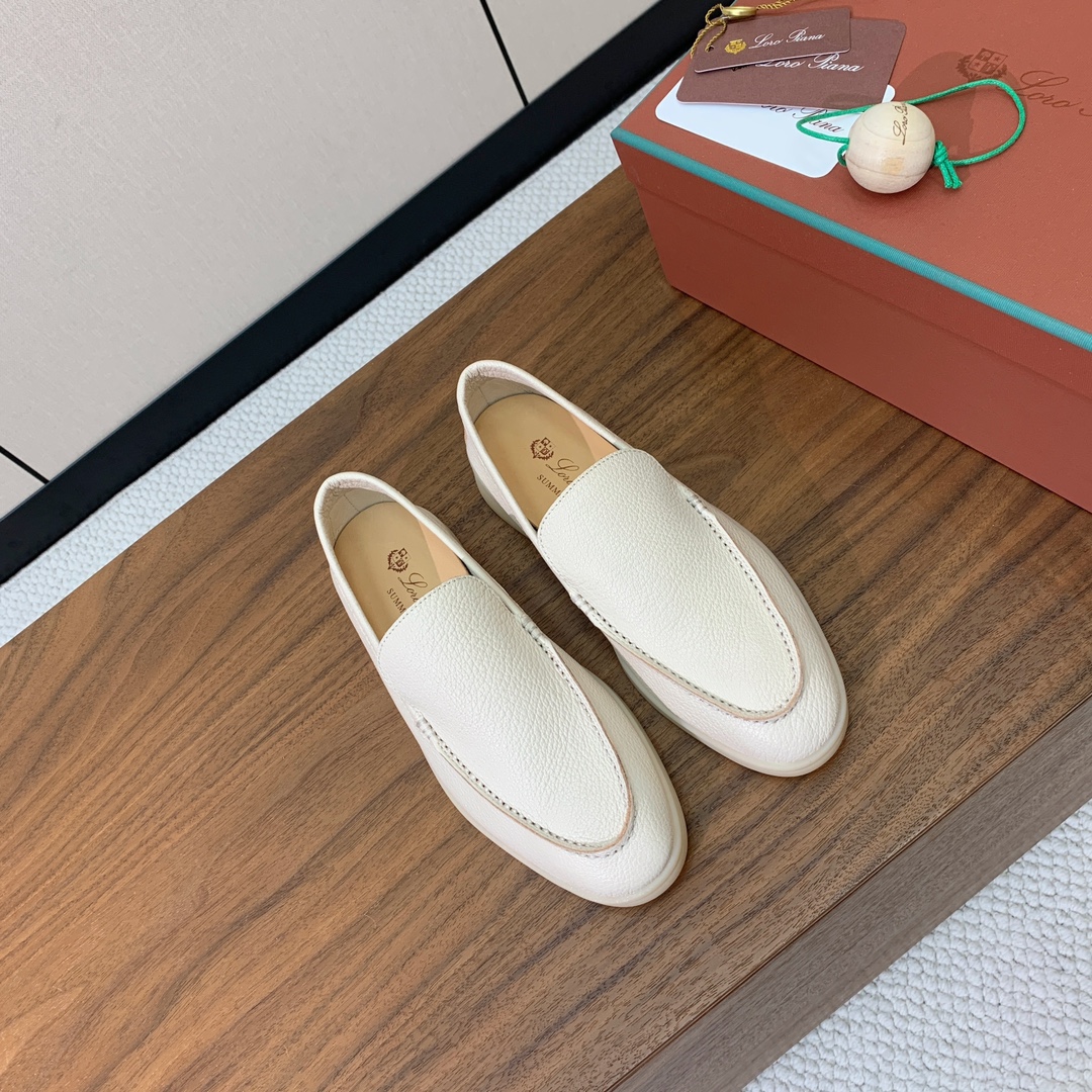 【Loro Piana】光面乐福鞋。意大利顶级羊绒复古优雅低调奢华。时尚性与皮料实用性同样兼具依然全网最