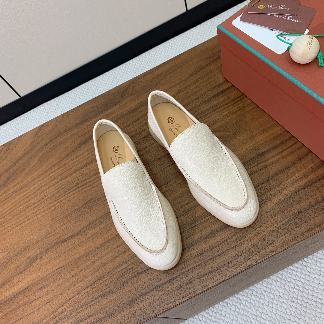 【Loro Piana】光面乐福鞋。意大利顶级羊绒复古优雅低调奢华。时尚性与皮料实用性同样兼具依然全网最