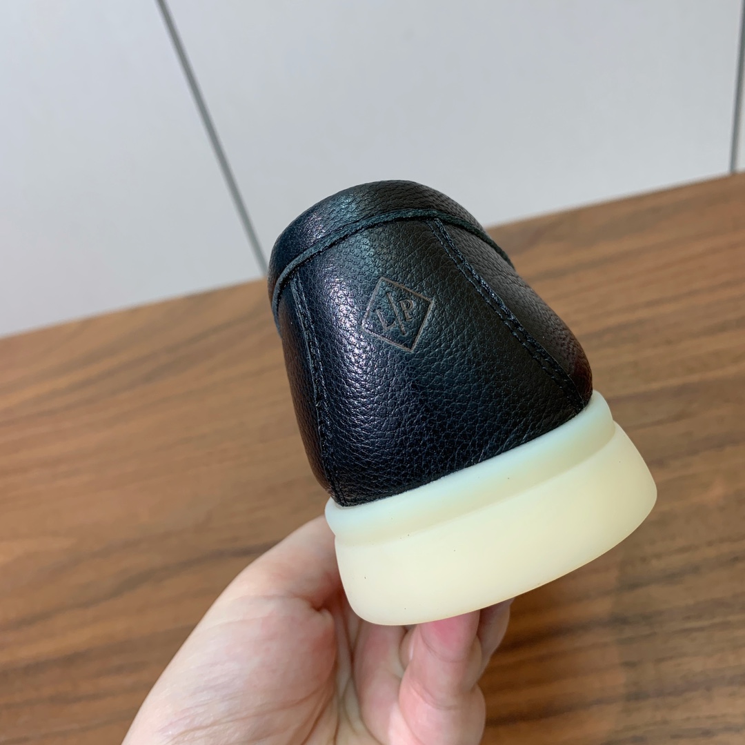 【Loro Piana】光面乐福鞋。意大利顶级羊绒复古优雅低调奢华。时尚性与皮料实用性同样兼具依然全网最
