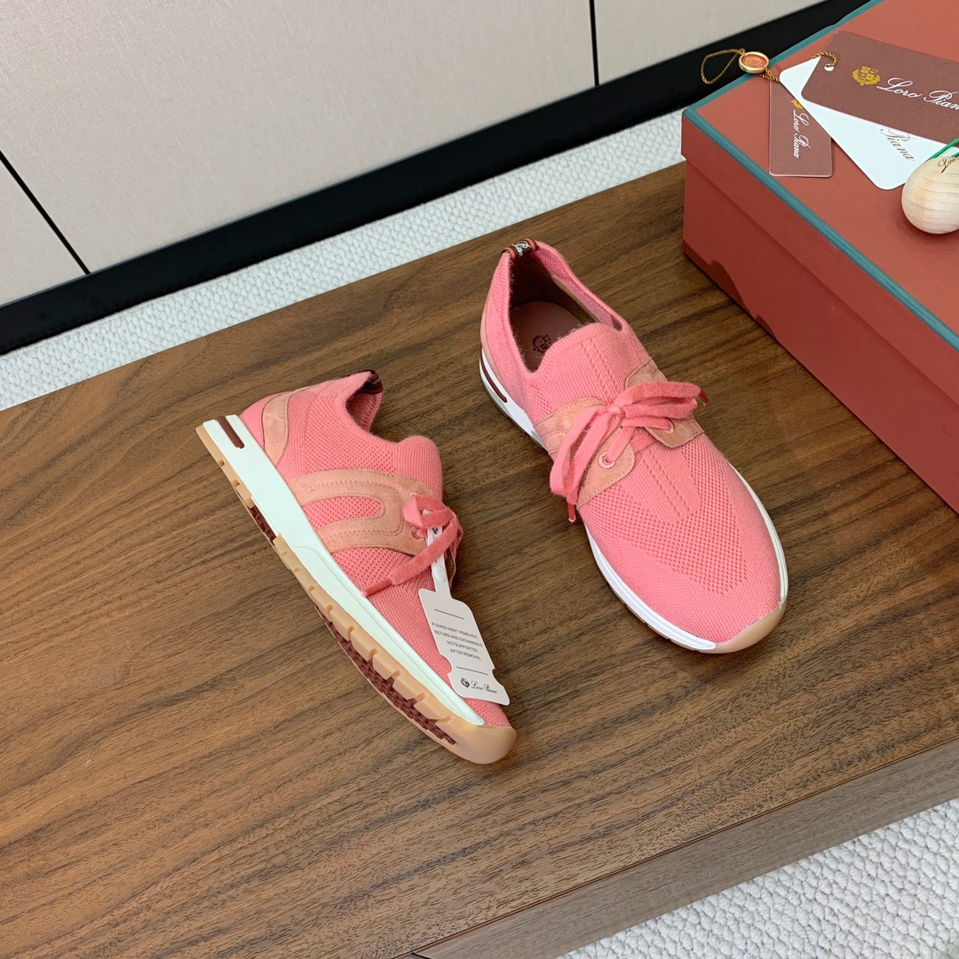 【Loro Piana】针织运动鞋。上脚轻便舒适。将功能性与低调个性风格和谐融合。打造都市着装的理想鞋履