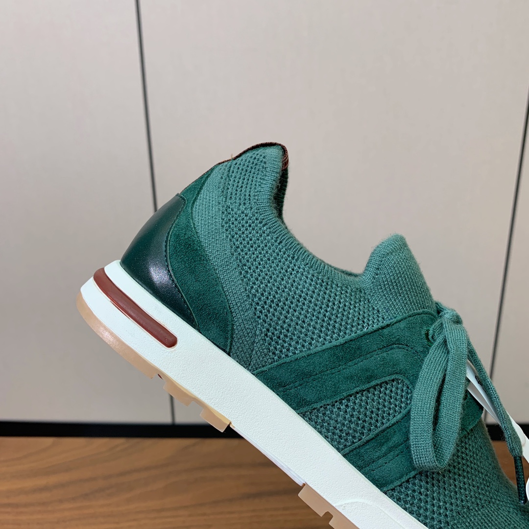 【Loro Piana】针织运动鞋。上脚轻便舒适。将功能性与低调个性风格和谐融合。打造都市着装的理想鞋履