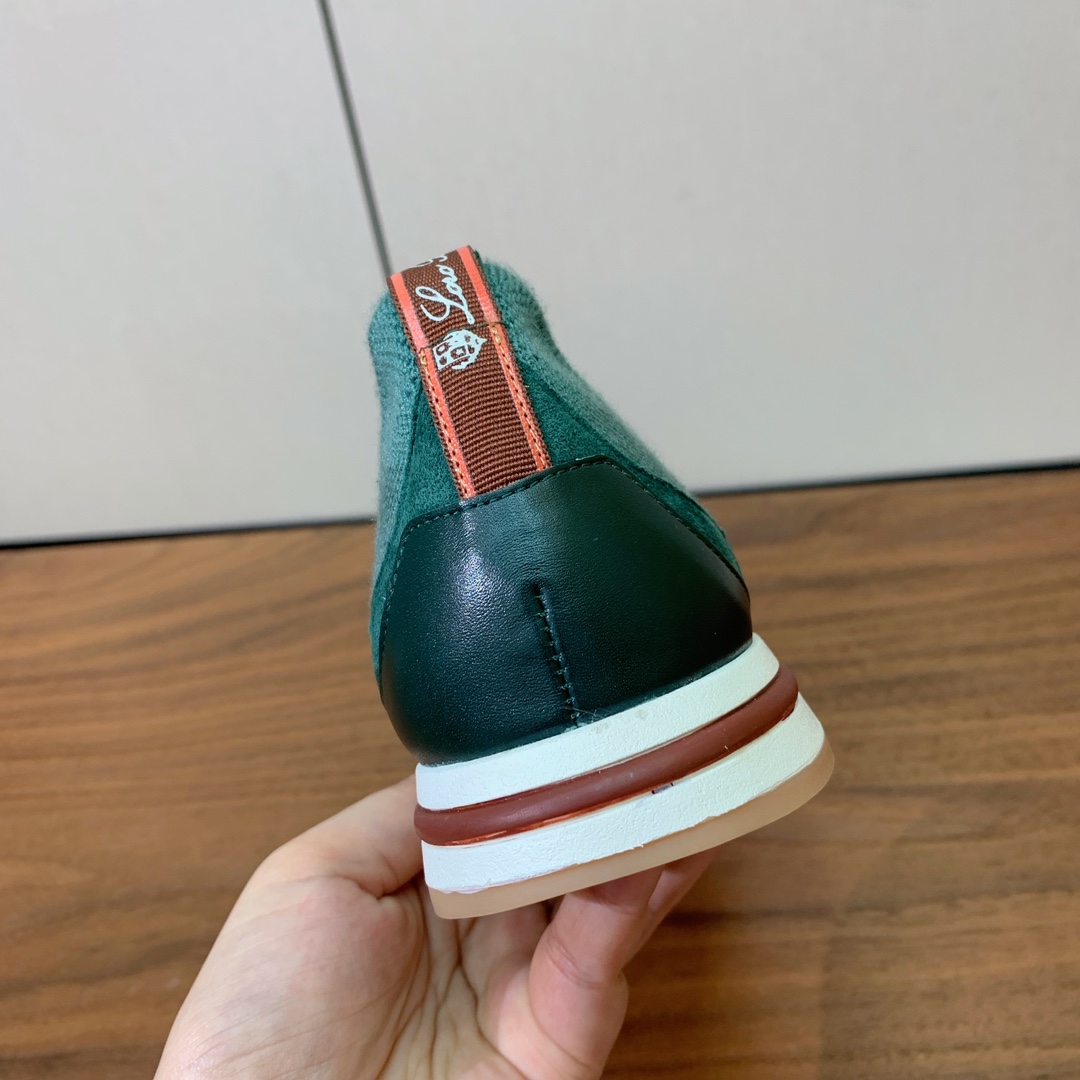 【Loro Piana】针织运动鞋。上脚轻便舒适。将功能性与低调个性风格和谐融合。打造都市着装的理想鞋履