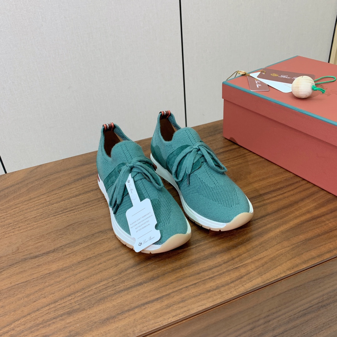 【Loro Piana】针织运动鞋。上脚轻便舒适。将功能性与低调个性风格和谐融合。打造都市着装的理想鞋履