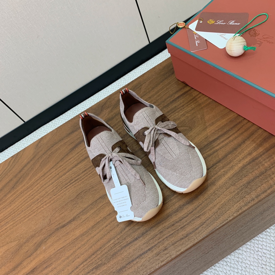 【Loro Piana】针织运动鞋。上脚轻便舒适。将功能性与低调个性风格和谐融合。打造都市着装的理想鞋履