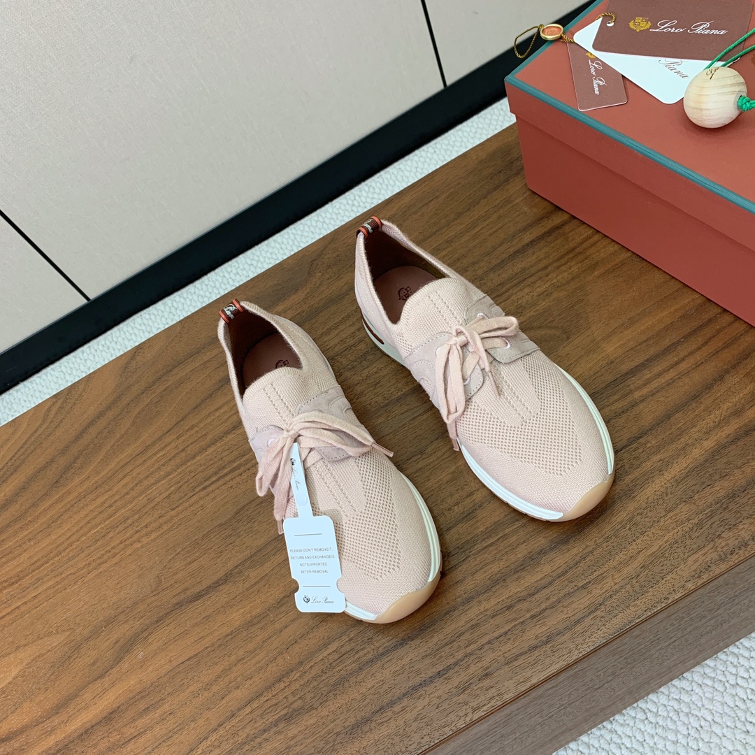 【Loro Piana】针织运动鞋。上脚轻便舒适。将功能性与低调个性风格和谐融合。打造都市着装的理想鞋履