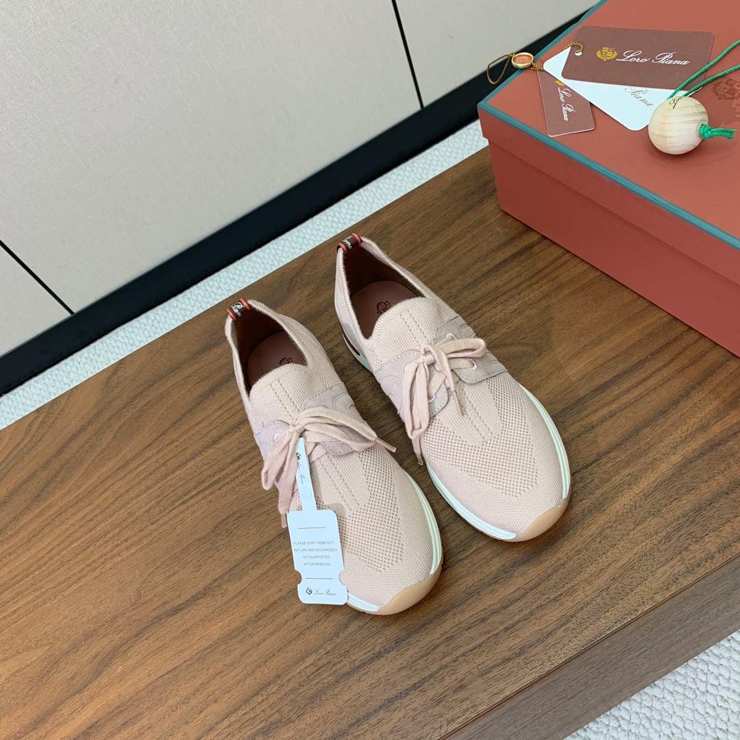 【Loro Piana】针织运动鞋。上脚轻便舒适。将功能性与低调个性风格和谐融合。打造都市着装的理想鞋履