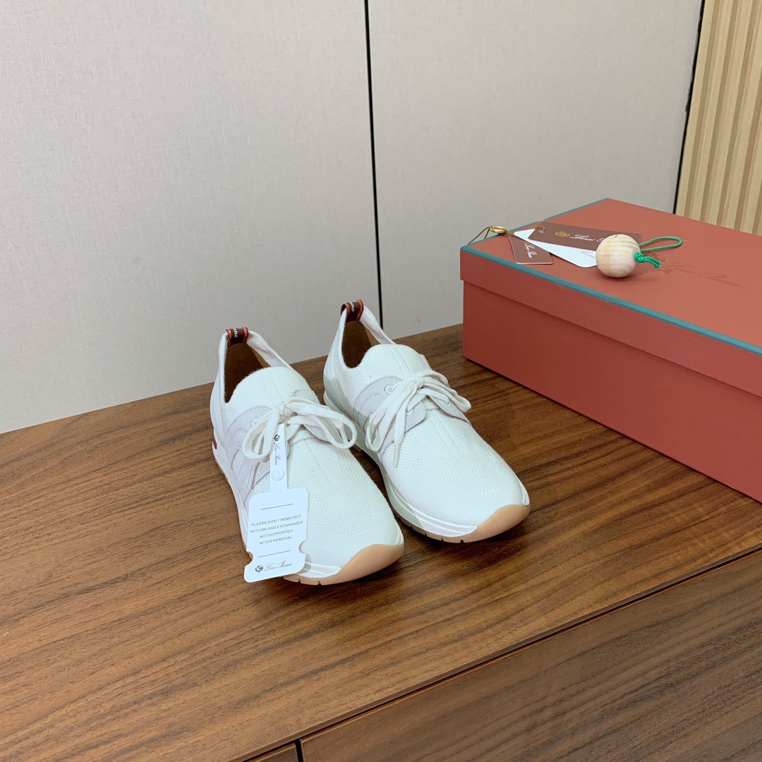 【Loro Piana】针织运动鞋。上脚轻便舒适。将功能性与低调个性风格和谐融合。打造都市着装的理想鞋履